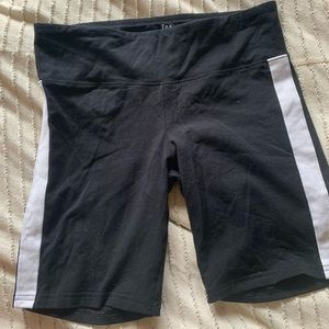 TNA Aritzia biker short/equator short 7”